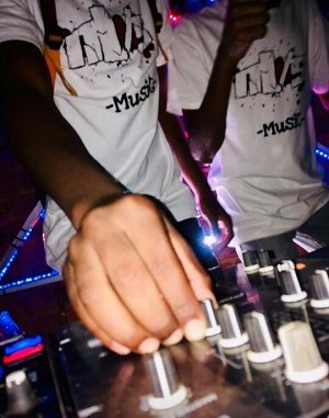 Nvs MusiQ – Labantwana Ama Uber (Revisited Mix) Ft Classified amapiano.co Nvs MusiQ – Labantwana Ama Uber (Revisited Mix) Ft Classified mp3 download